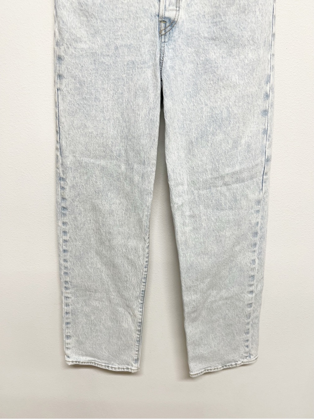 Levis Womens Classic Light Wash Ribcage Straight Leg Ankle Denim Jeans Size 28 - Picture 3 of 13